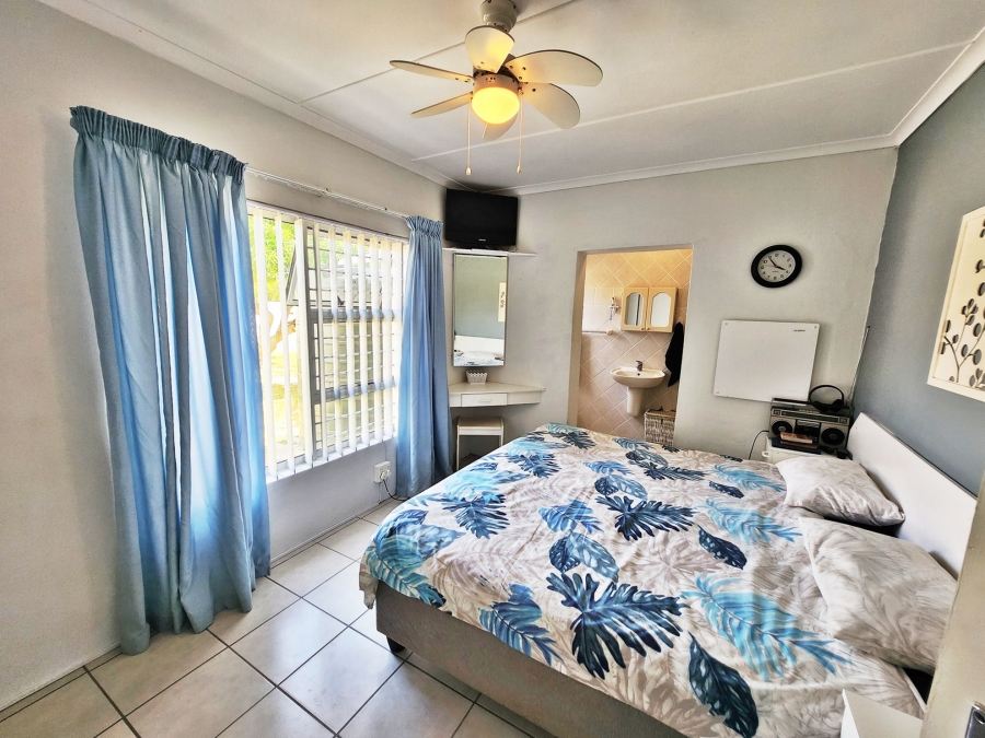 3 Bedroom Property for Sale in Struisbaai Western Cape